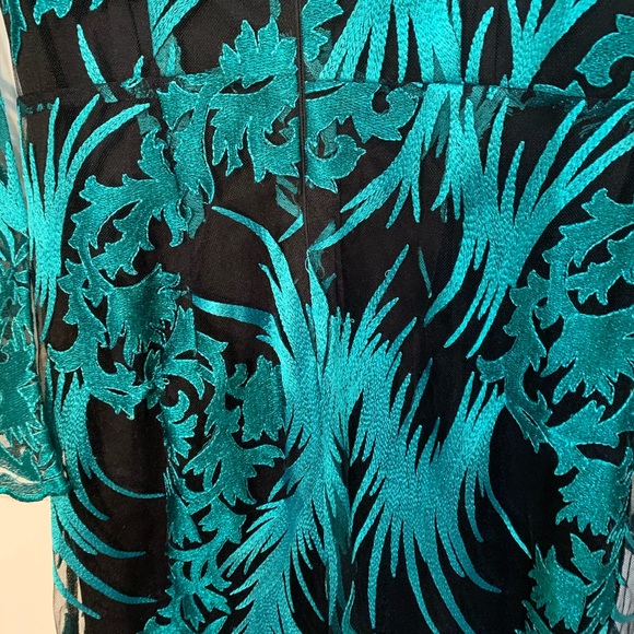 ELEGANT LONG DRESS / BRAND BEBE - Picture 7 of 8